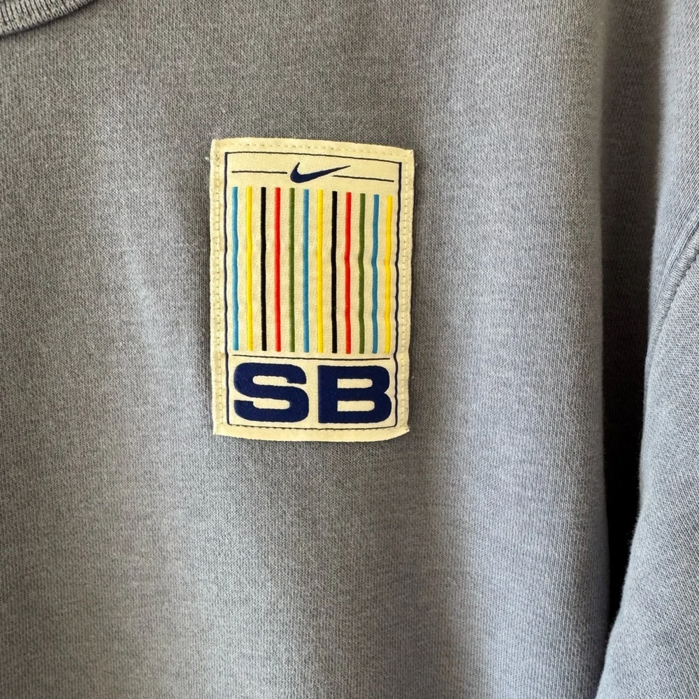 Nike Men’s Small SB Striped Skate Crew Sweatshirt Periwinkle Purple